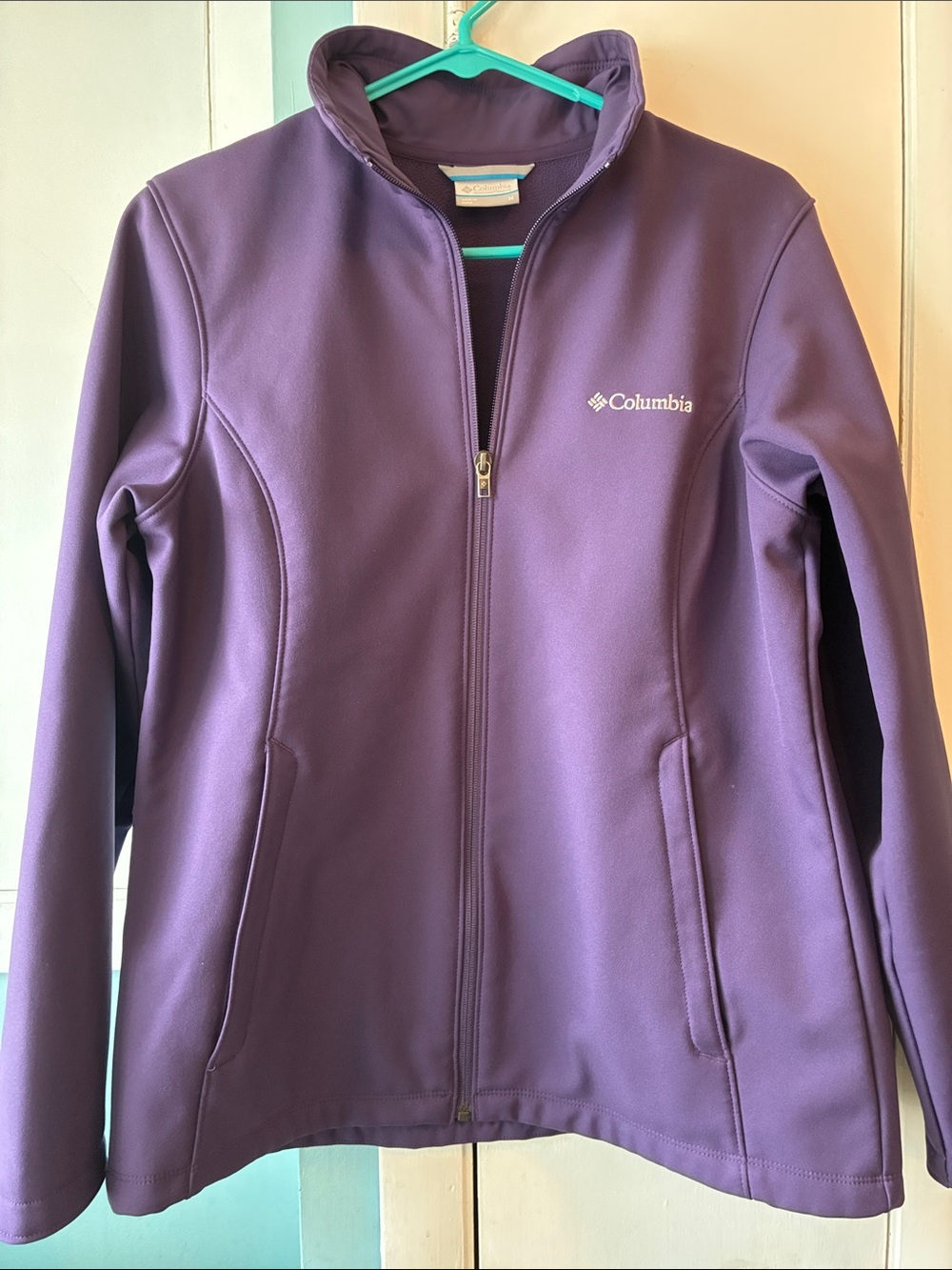 Columbia Purple Full-Zip Women's Softshell Jacket medium